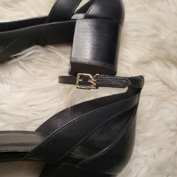 Black Michael Kors Sophie Flex Mid - Picture 6 of 6